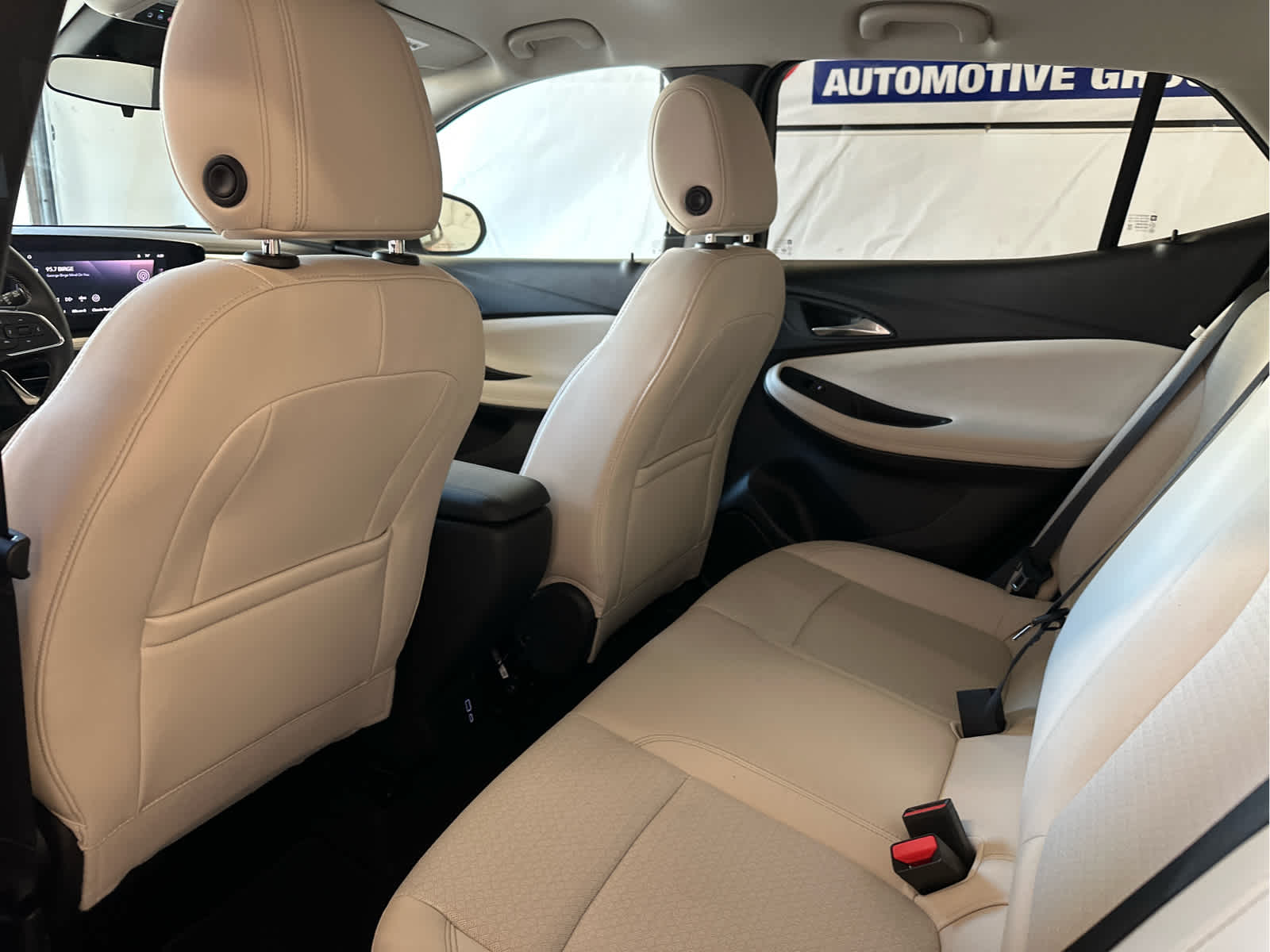Vehicle image 21 of 48