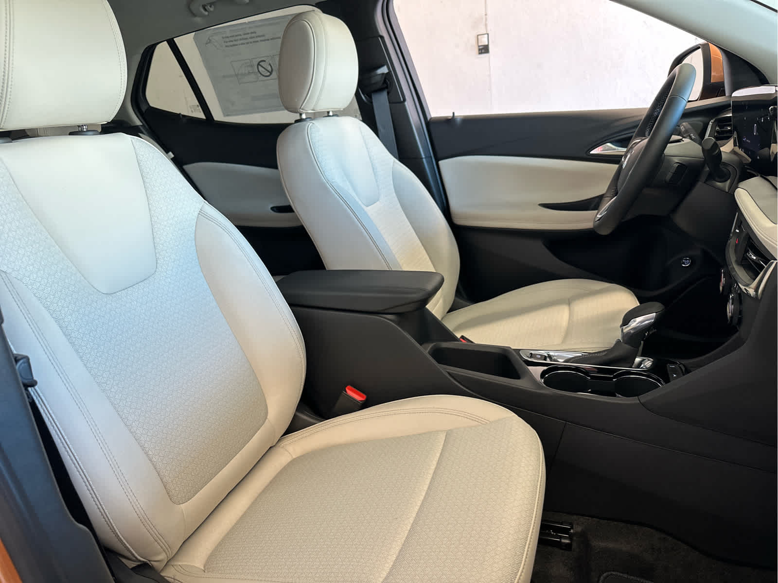 Vehicle image 26 of 48