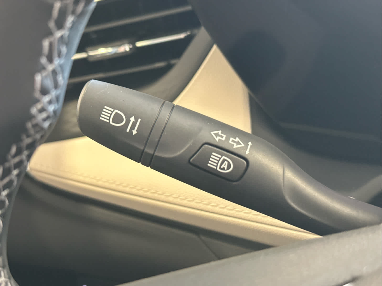 Vehicle image 38 of 48