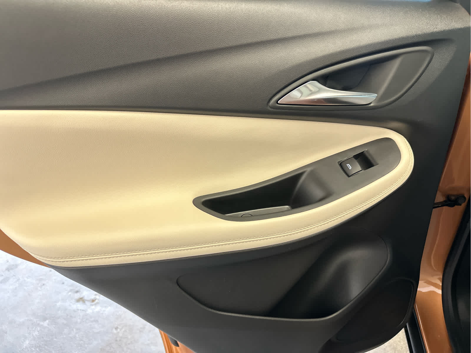 Vehicle image 23 of 48