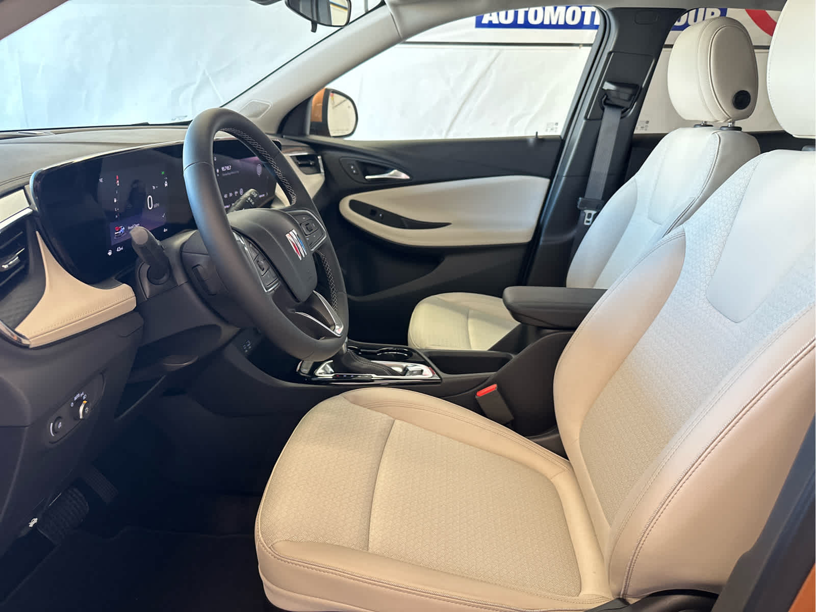 Vehicle image 14 of 48