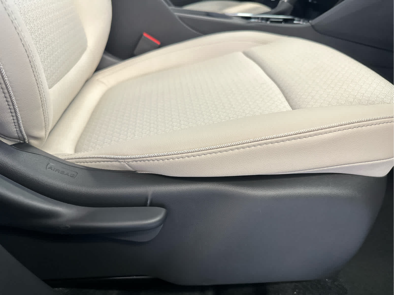 Vehicle image 27 of 48