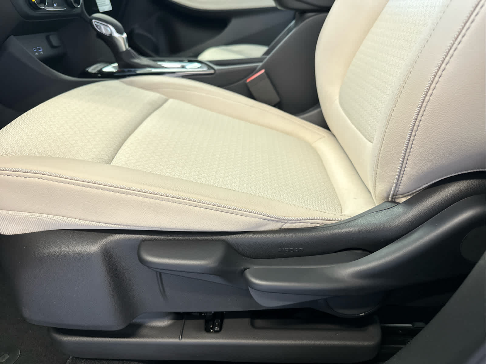 Vehicle image 17 of 48