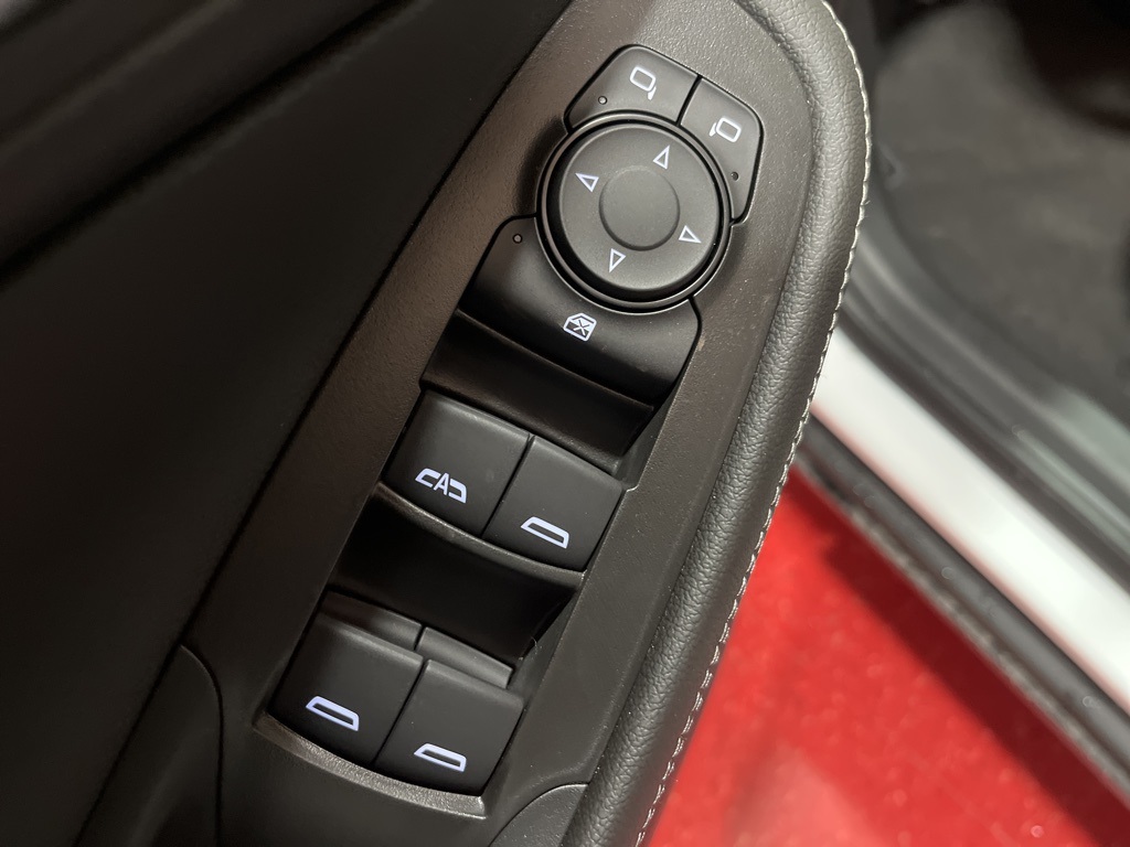 Vehicle image 16 of 30