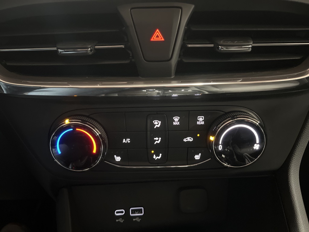 Vehicle image 24 of 30