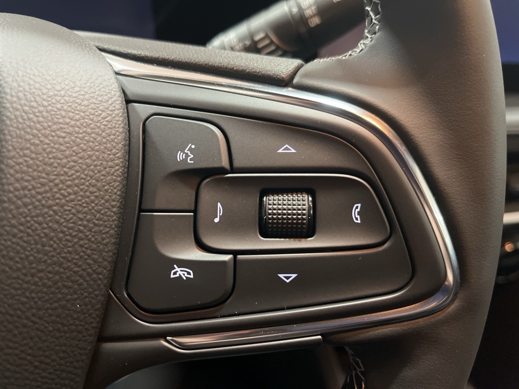 Vehicle image 20 of 30