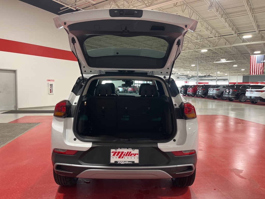 Vehicle image 12 of 30