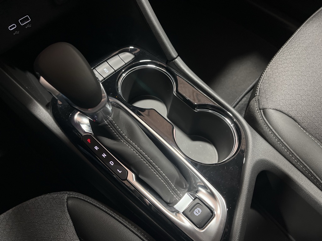 Vehicle image 25 of 30