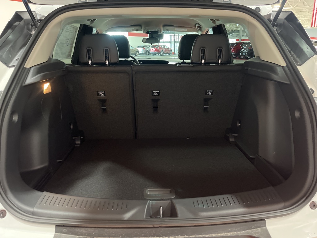 Vehicle image 13 of 30