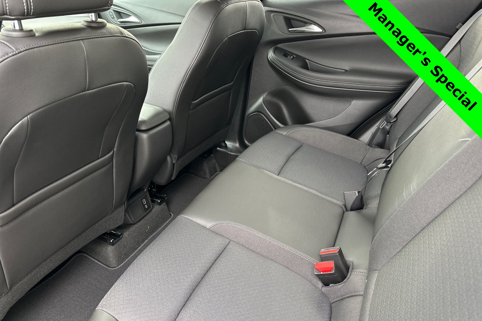 2025 Buick Encore GX Preferred Image 7 of 32