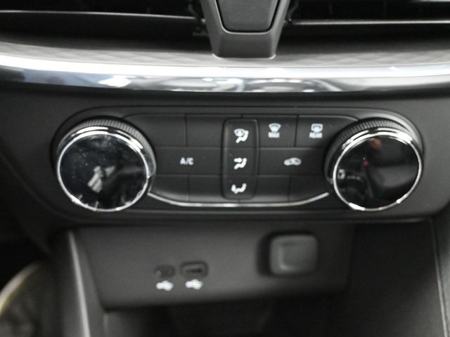 Vehicle image 41 of 45