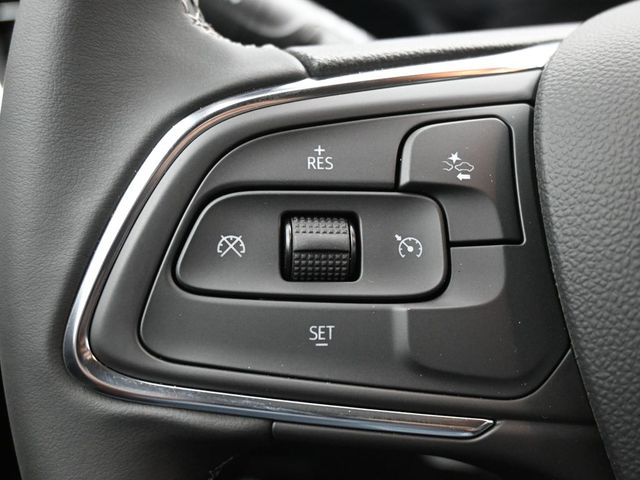 Vehicle image 32 of 45