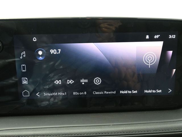 Vehicle image 37 of 45