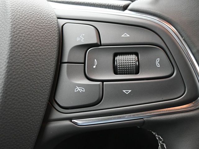 Vehicle image 33 of 45