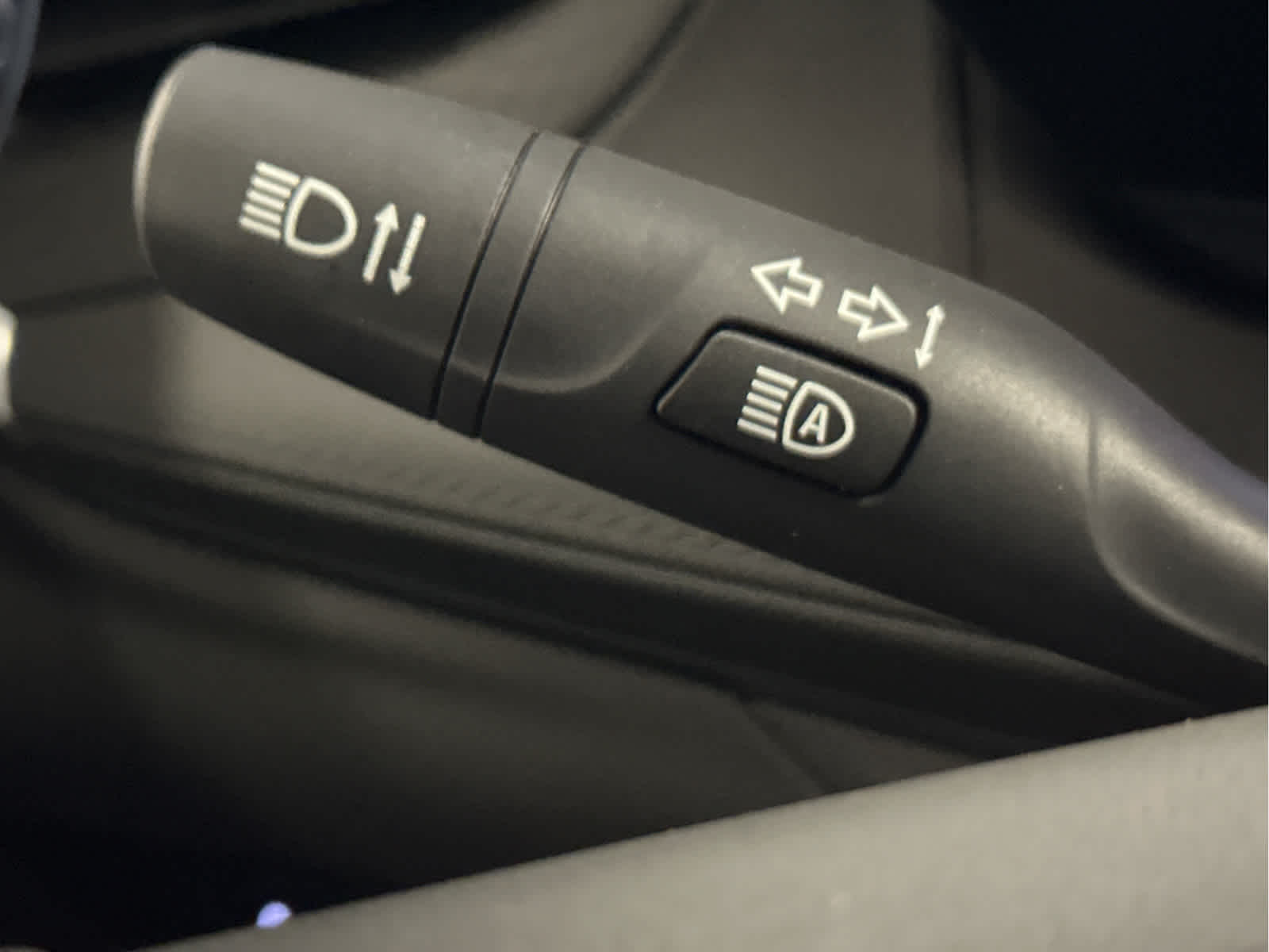 Vehicle image 40 of 49