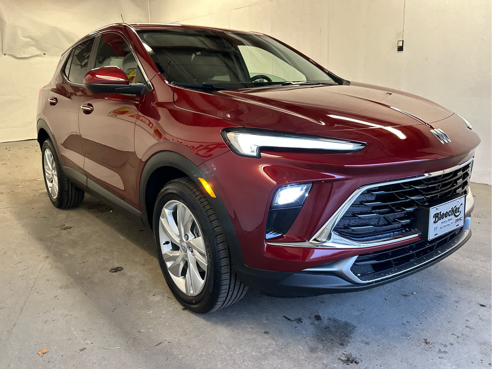 Vehicle image 8 of 49