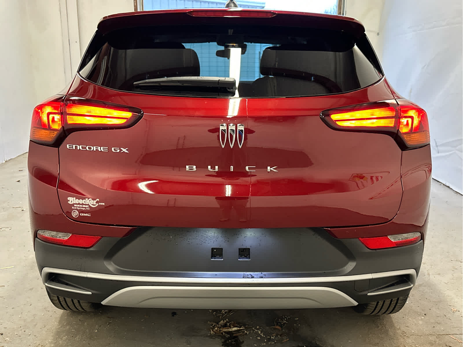 Vehicle image 10 of 49