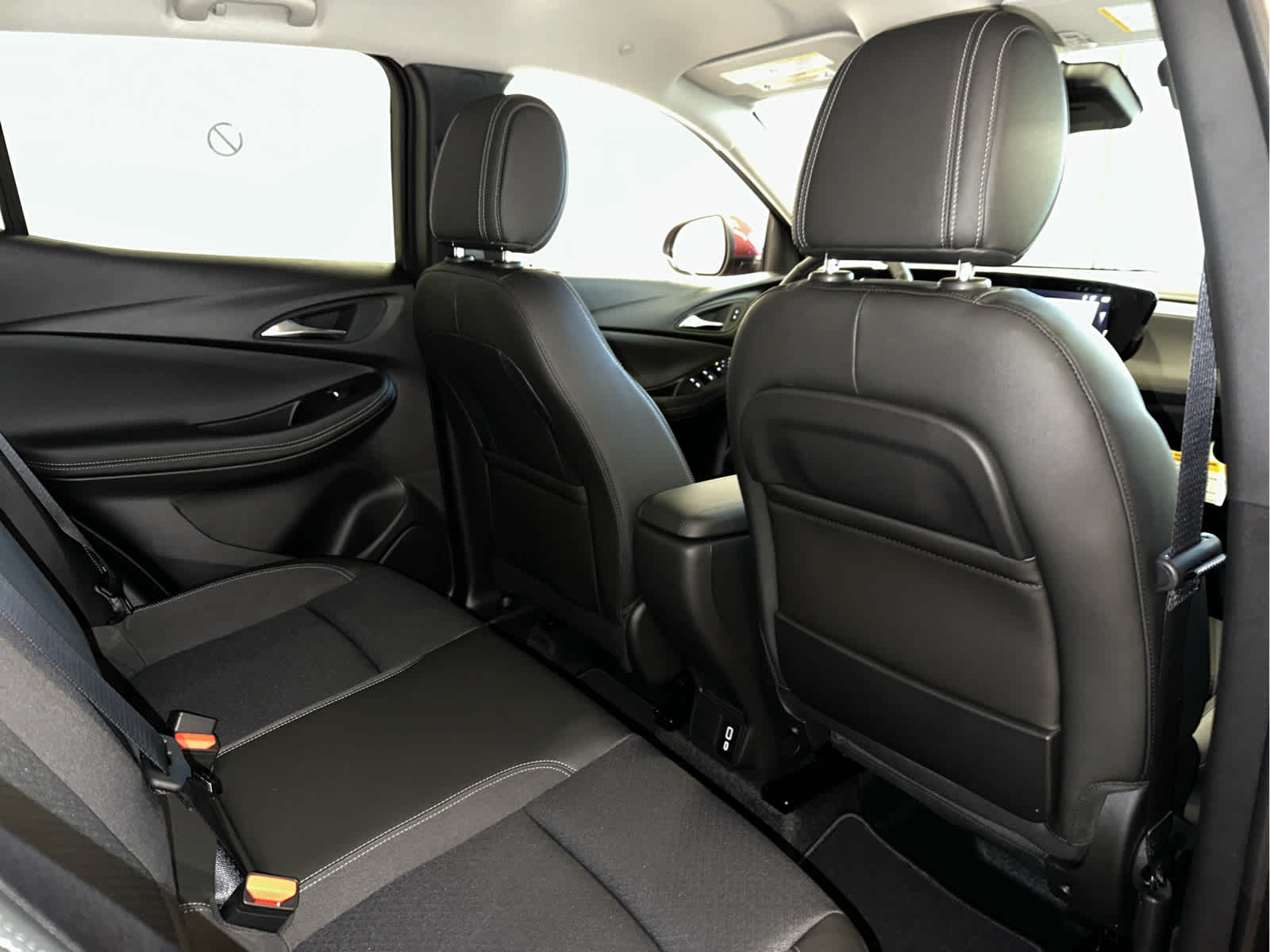 Vehicle image 33 of 49