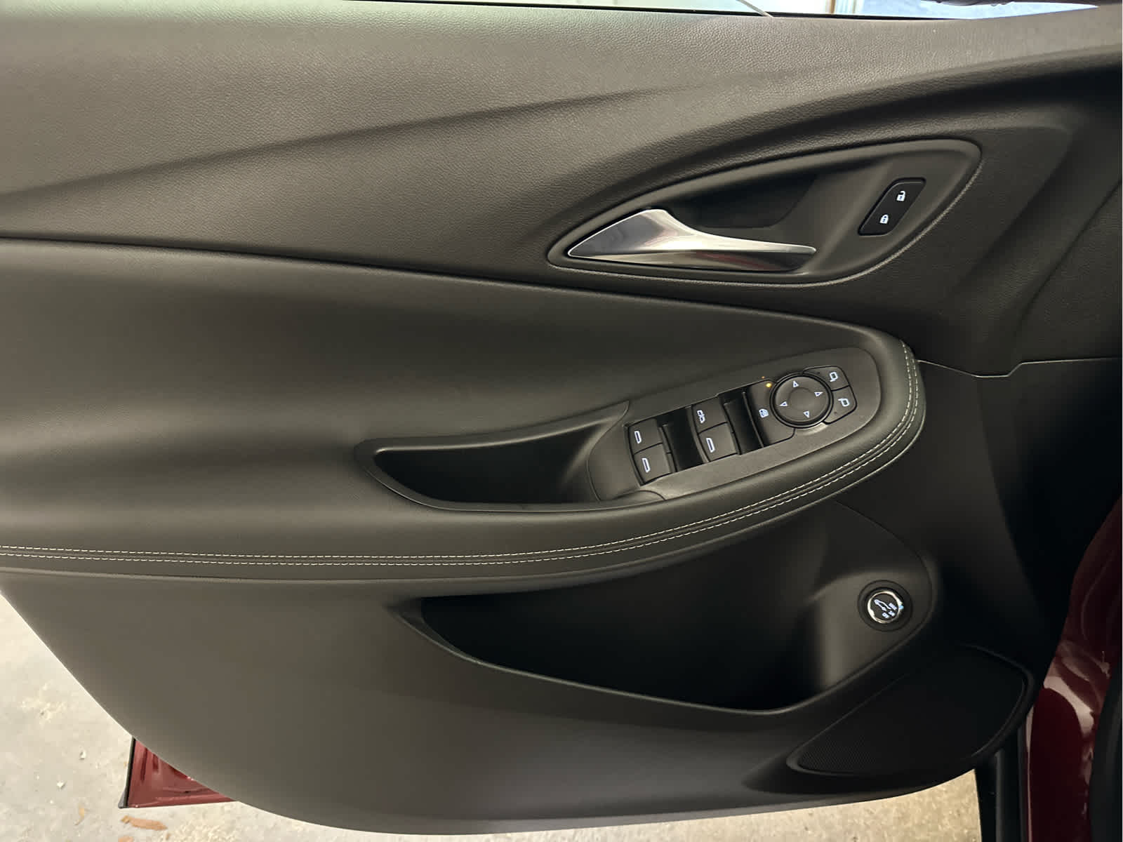 Vehicle image 21 of 49