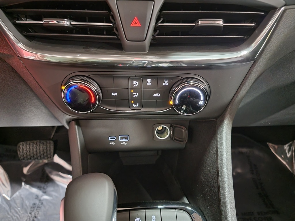 Vehicle image 21 of 30