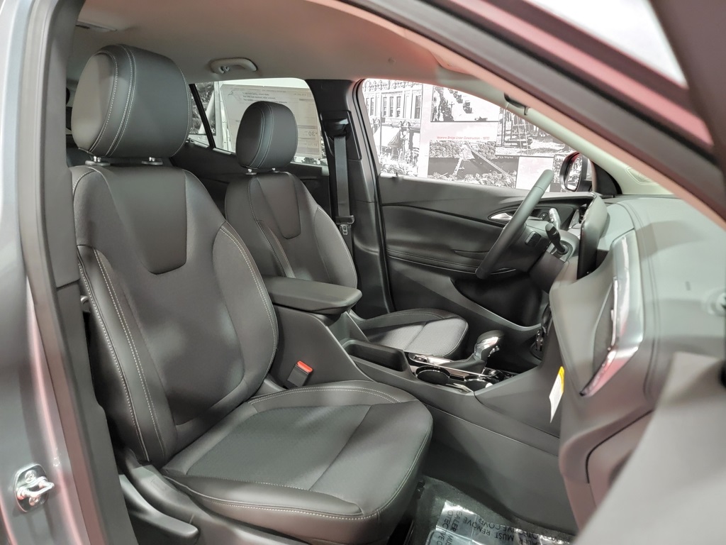 Vehicle image 17 of 30