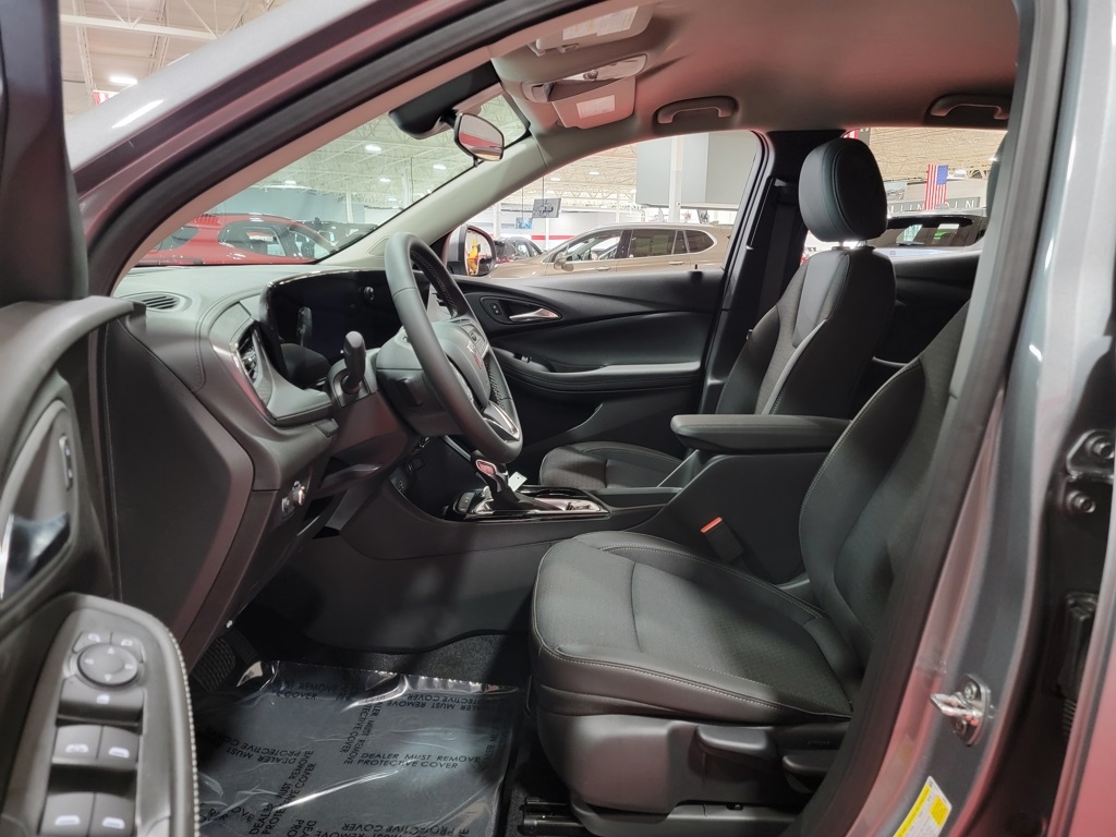 Vehicle image 14 of 30