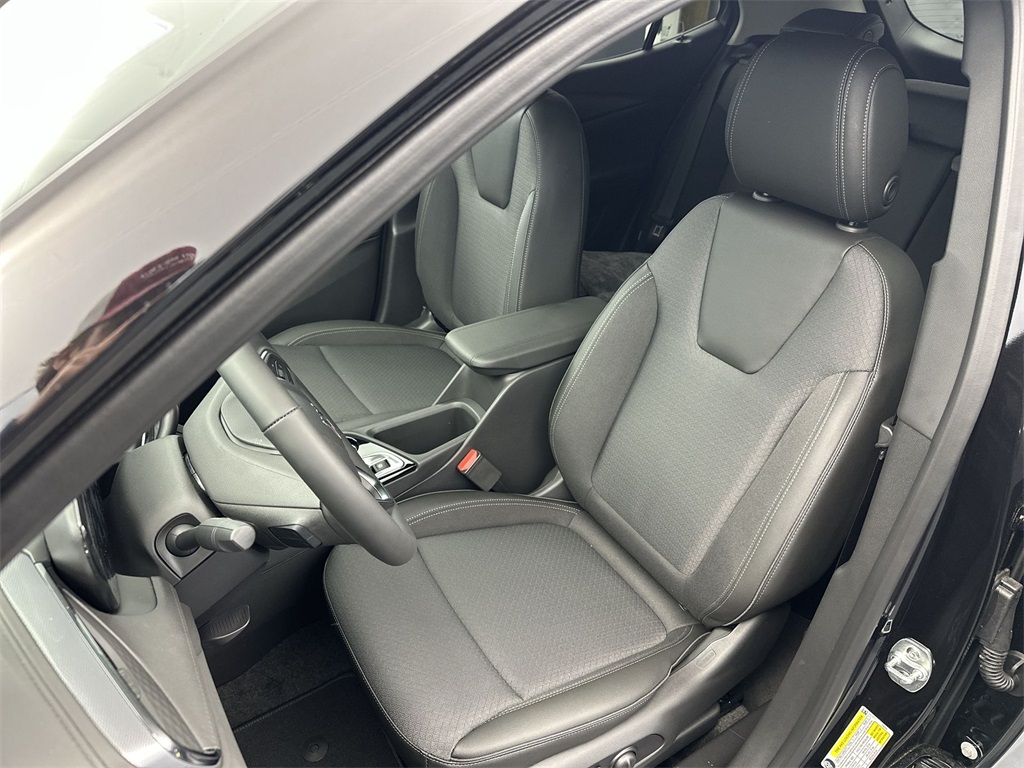 Vehicle image 14 of 25