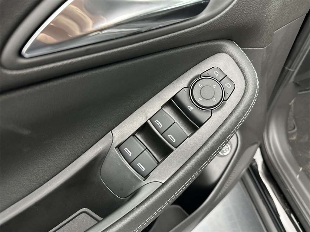 Vehicle image 16 of 25