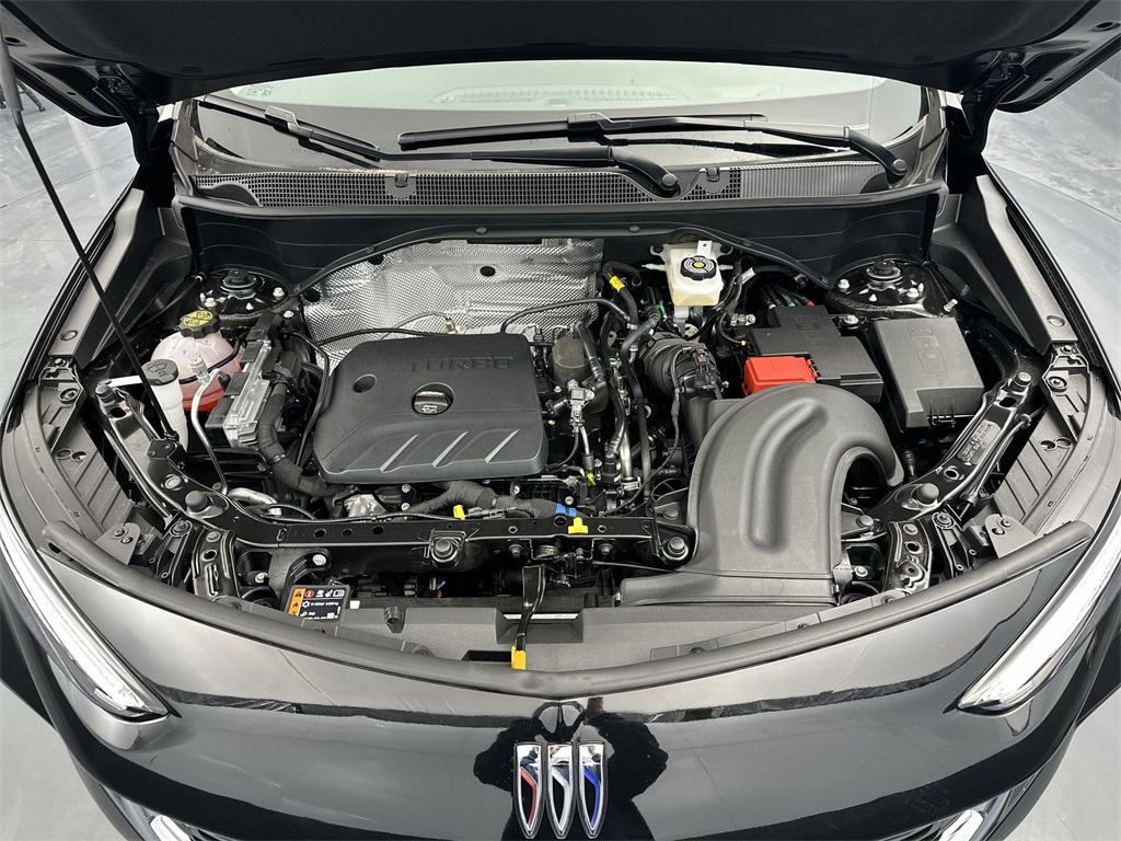 Vehicle image 18 of 25