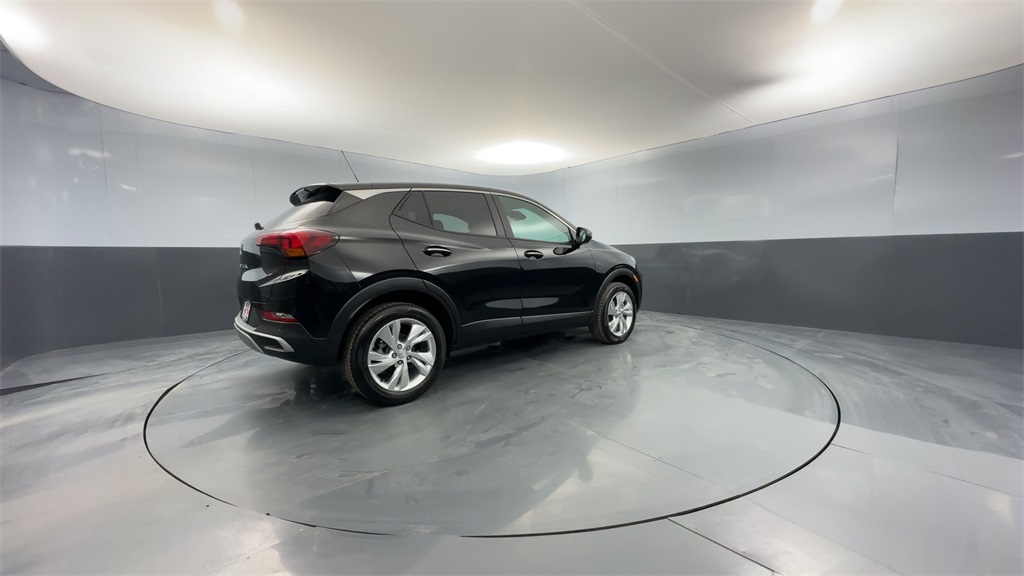 Vehicle image 8 of 25