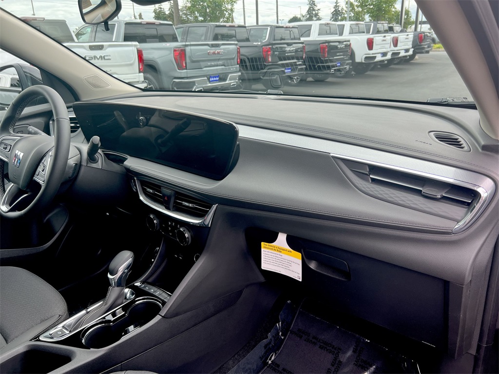 Vehicle image 25 of 28