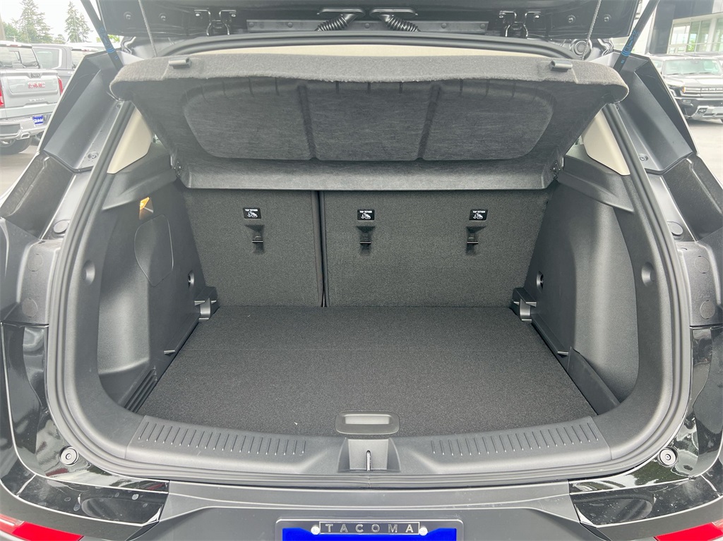 Vehicle image 23 of 28