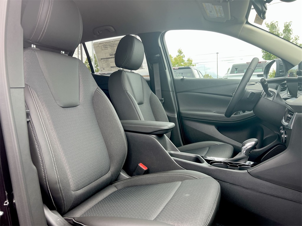 Vehicle image 24 of 28