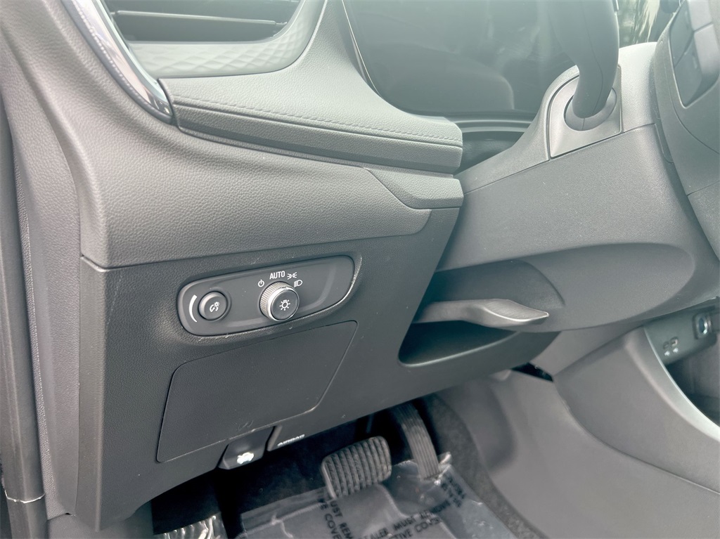 Vehicle image 18 of 28