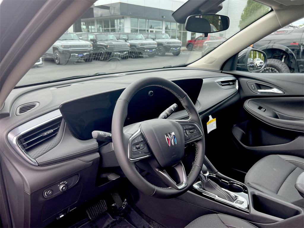 Vehicle image 12 of 28