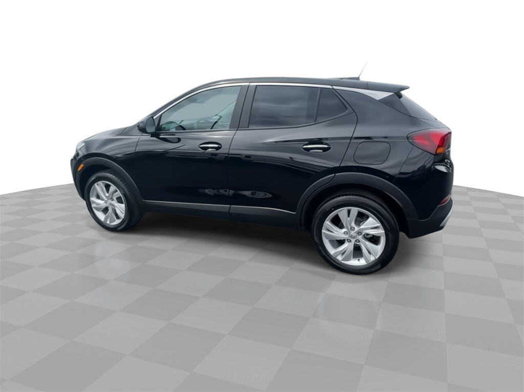 Vehicle image 10 of 28