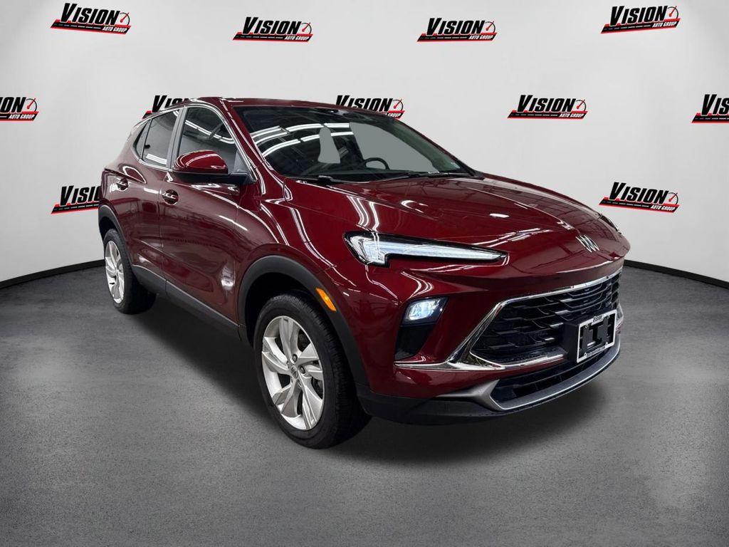 2025 Buick Encore GX Preferred Image 3 of 38