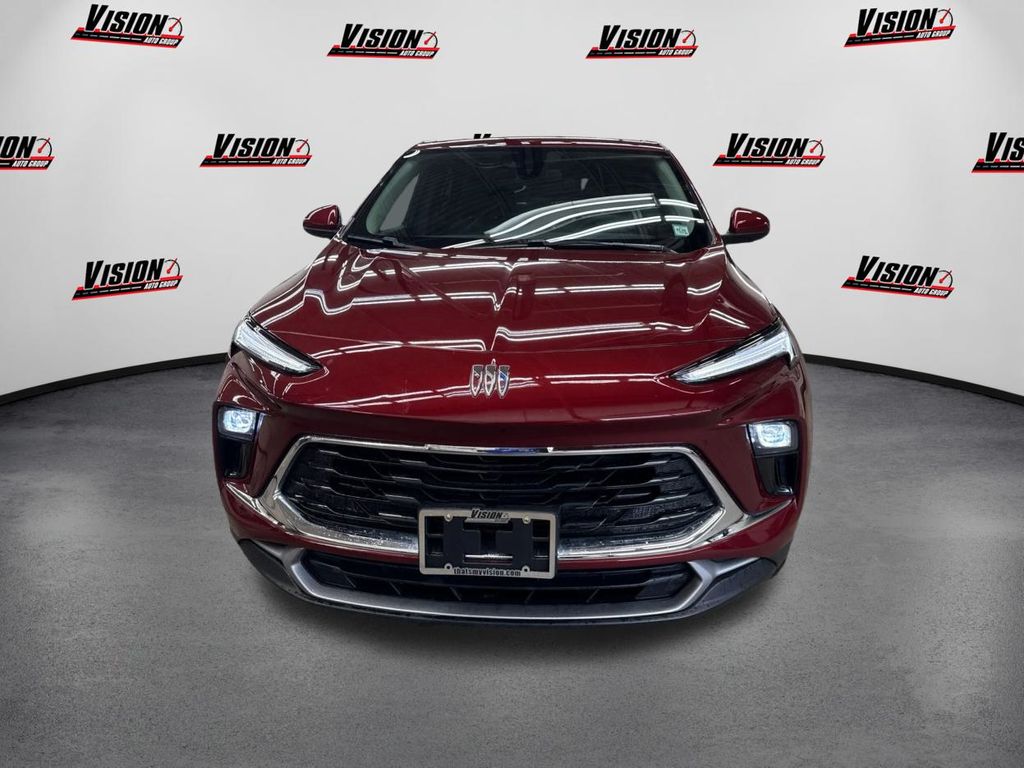 2025 Buick Encore GX Preferred Image 2 of 38