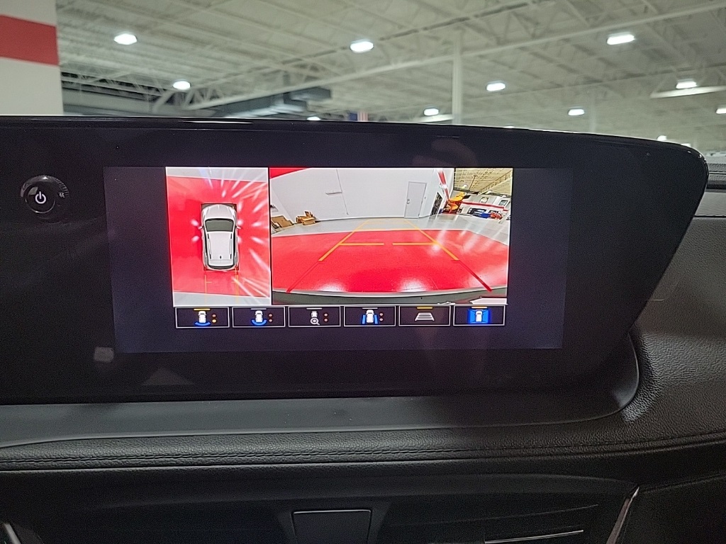 Vehicle image 26 of 27