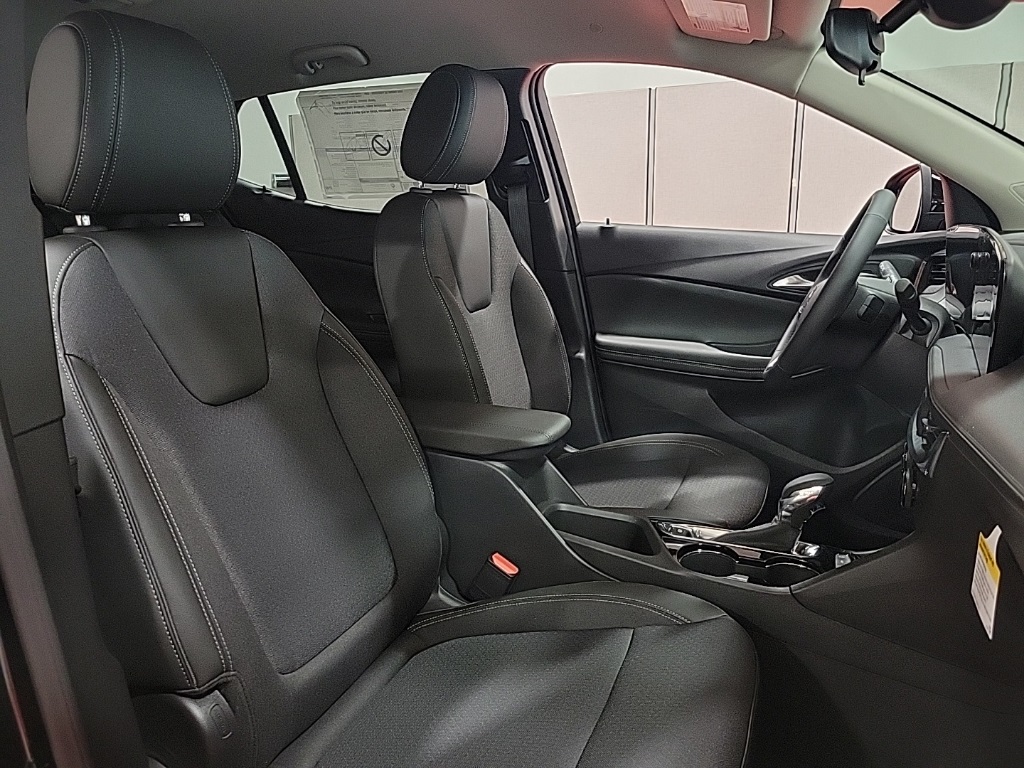 Vehicle image 11 of 27