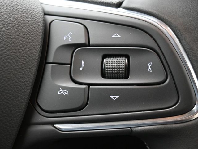 Vehicle image 33 of 44