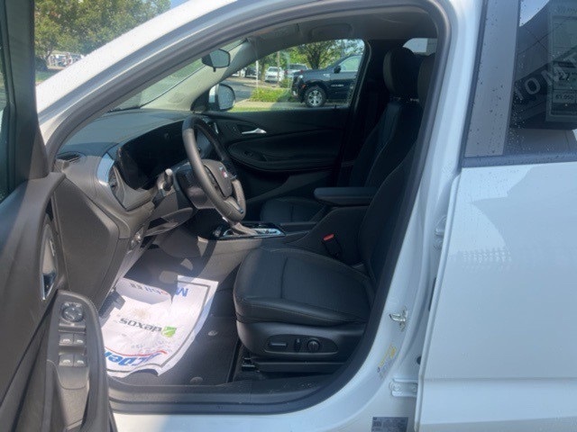 Vehicle image 12 of 21