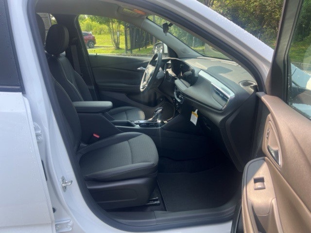 Vehicle image 16 of 21