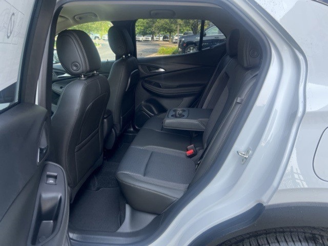 Vehicle image 13 of 21