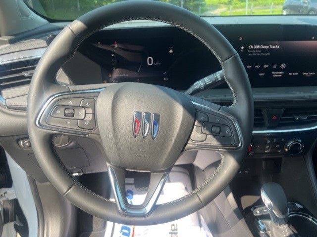 Vehicle image 11 of 21