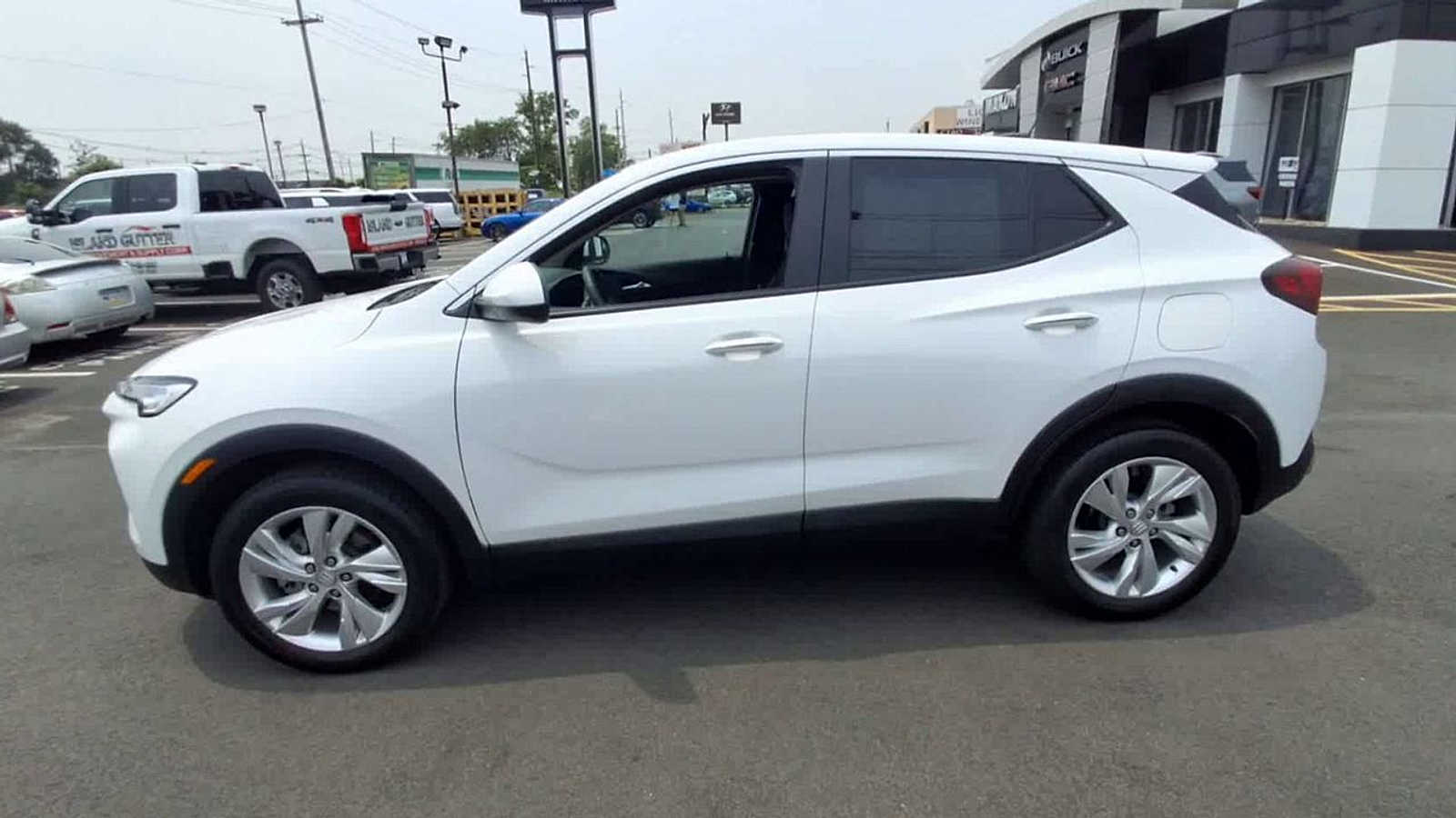 Vehicle image 2 of 8