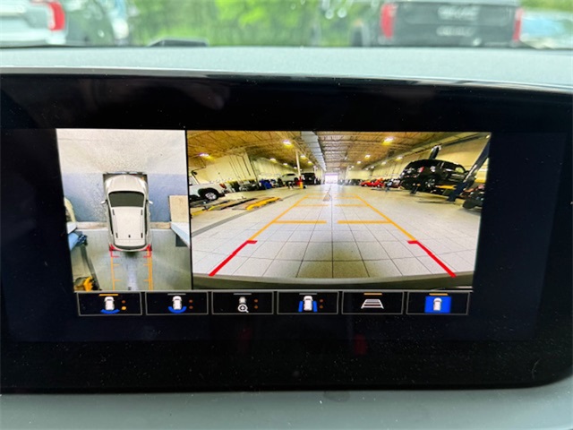 Vehicle image 23 of 37