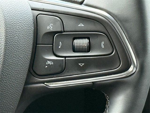 Vehicle image 32 of 37
