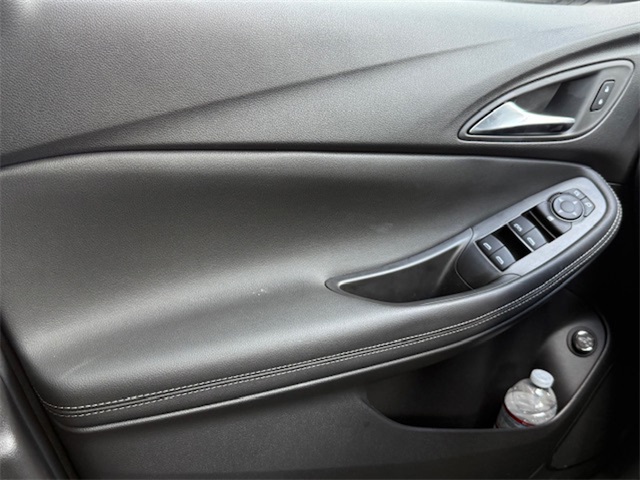 Vehicle image 26 of 37