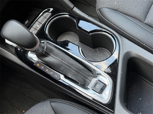 Vehicle image 25 of 37